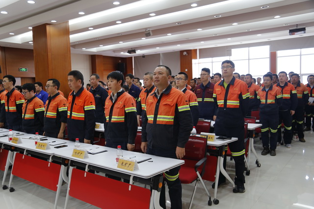 多寶山銅業(yè)召開半年工作會(huì) 賴桂華強(qiáng)調(diào)愛(ài)國(guó)、愛(ài)企、愛(ài)自己 企業(yè)與員工同進(jìn)步2-640.jpg