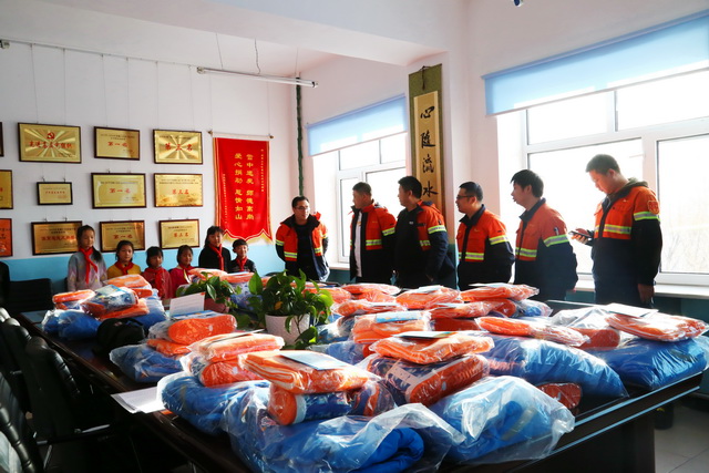 【穿越寒冬，多銅溫暖踏雪而來】多寶山銅業開展溫暖進校園活動 (4)-640.JPG