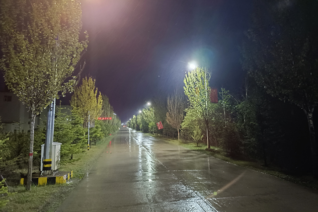 夏日的多銅雨夜.jpg